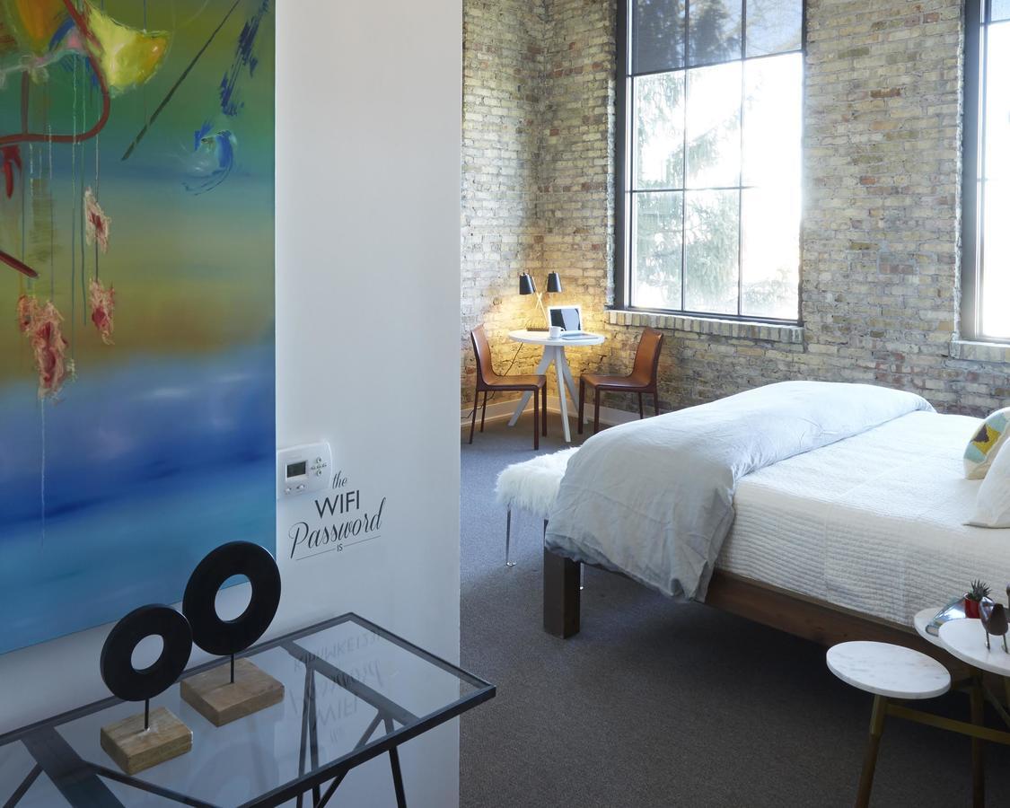 Kinn Guesthouse Bay View Милуоки Екстериор снимка